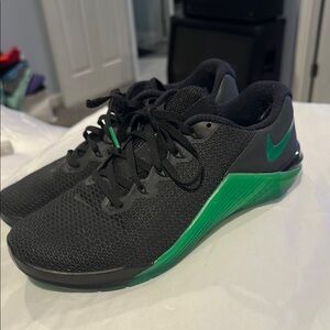 Nike invictis  CrossFit sneaker  Athletic Shoes men’s 7.5 or women’s 9 like new